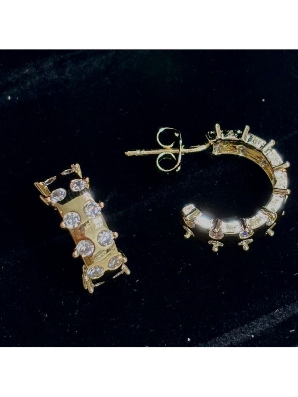Pretty Bird Jewelry Elegant Gold Huggies Earrings - Picture 3 of 3